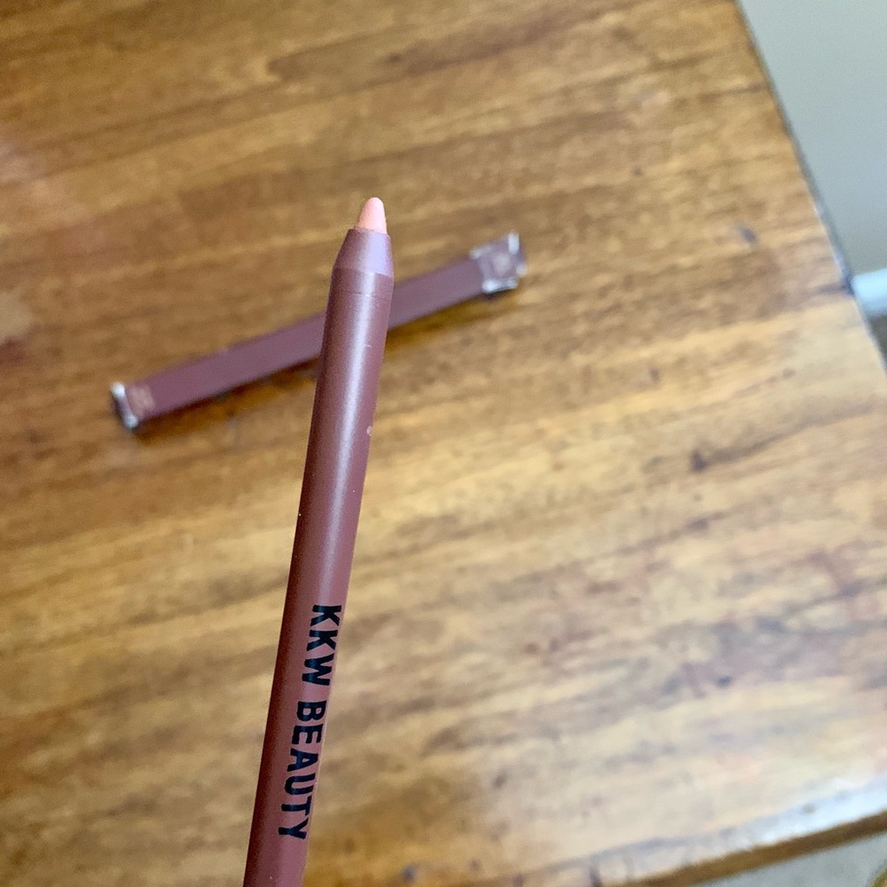 KKW Beauty 90’s Style Lip Liner RARE
